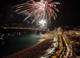 Un petit castell de focs a Palamós obre la caixa dels trons contra l'Ajuntament pensant que era un acte oficial