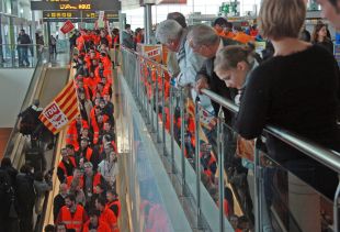 CCOO, UGT i USO presentaran dimarts la convocatòria de vaga als aeroports per Setmana Santa