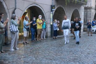Unes 100 persones reben els dos joves jutjats pels aldarulls postsentència a Girona