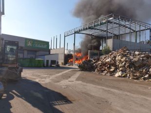 Tercer incendi en un mes i mig a la planta de reciclatge de Sarrià de Ter