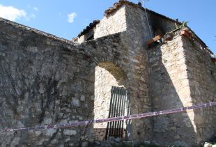 L'incendi a una masia a Sant Llorenç de la Muga deixa cremades al 75% del cos d'un jove
