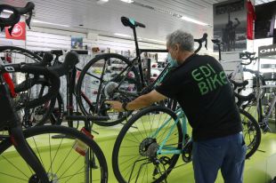 La covid dispara la venda de bicicletes a la província de Girona i les botigues no donen abast