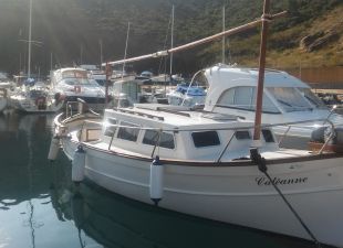 Troben el cadàver d'un home dins d'una barca al port de Portbou