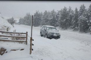 La neu obliga a fer ús de les cadenes en set carreteres del Pirineu 