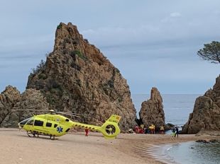 Mor un submarinista de 66 anys a la platja de la Mar Menuda a Tossa de Mar