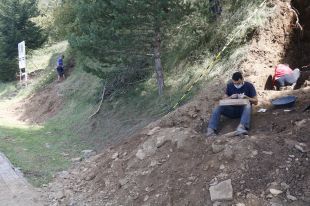 Nova excavació al jaciment prehistòric de Sota Palou a Campdevànol quaranta anys després del seu descobriment
