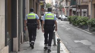 Enxampen a Figueres uns joves prop del Castell consumint alcohol i sense mascareta 