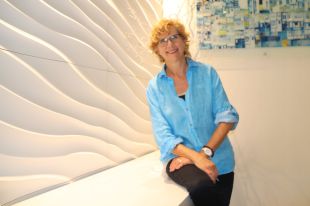Núria Esponellà recull el 53è Prudenci Bertrana