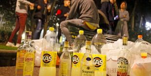 Girona estudia habilitar espais ''controlats'' perquè els joves facin 'botellón'