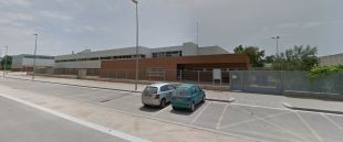 Una docent dona positiu per coronavirus i obliga a confinar 91 persones en una escola de l'Alt Empordà