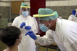 La regió de Girona tanca la setmana amb tots els indicadors de la pandèmia a l'alça