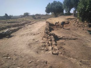 Localitzen 1.300 metres quadrats de la vila medieval dins la Ciutadella de Roses
