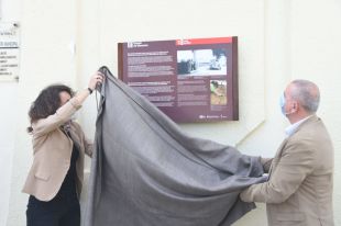 Cassà de la Selva homenatja el Soldat desaparegut amb una placa al cementiri del poble