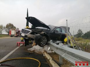 Un cotxe surt de la via a la C-35 a Maçanet i obliga a tallar l'accés a l'AP-7
