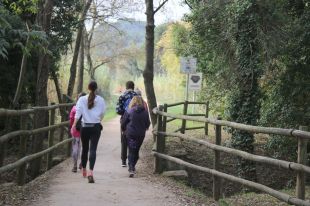 El permís per fer esport entre municipis veïns omple les vies verdes i la zona de muntanya de Girona