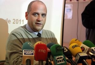 Dures crítiques al delegat d'Ensenyament a Girona per prohibir als directors parlar a la premsa