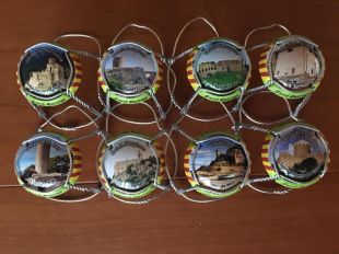 Els castells de la Selva, plasmats en una col·lecció de plaques de cava