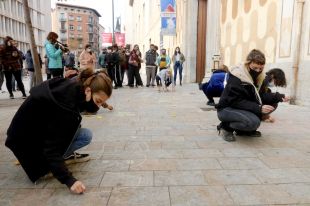 Segona concentració davant la Casa de Cultura de Girona per reclamar ''ajudes directes'' al sector