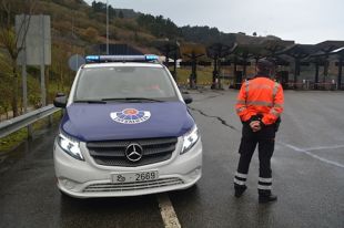 Assalta armat una casa a Girona i el detenen a Biscaia per circular lent