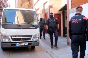 L'operatiu al carrer Pujades de Figueres acaba amb quatre detinguts i 2.370 plantes de marihuana comissades