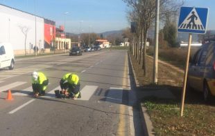 Salt instal·la senyals lluminosos en setze passos de vianants a l'Avinguda de la Pau