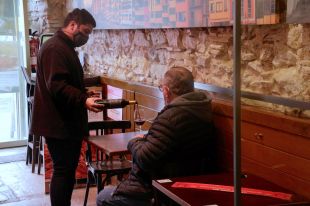 L'hostaleria gironina afirma que les restriccions són un ''tancament encobert''