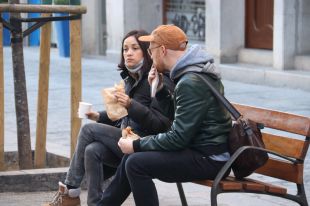 Malestar, corredisses i desesperació entre clients i restauradors de Girona el primer dia de noves restriccions