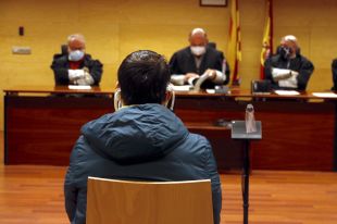 L'home que va apunyalar una treballadora social de Salt seguirà en tractament fora del psiquiàtric penitenciari