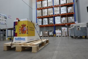 Arriben a Espanya les primeres dosis de la vacuna contra la covid-19