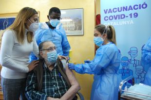 3.333 gironins ja han rebut les dues dosis de la vacuna contra la covid-19