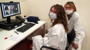 L'Hospital de Figueres compleix mig any oferint classes de preparació al part de manera virtual