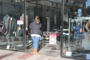  Els comerços de Platja d'Aro tornen a obrir simbòlicament per reclamar ajudes