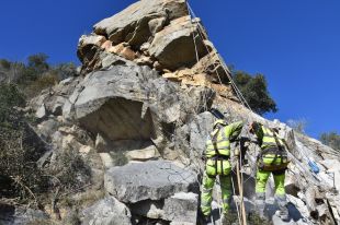 Calonge acaba les obres d’estabilització de roques a Castellbarri