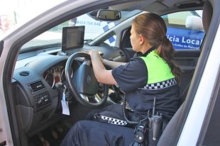 La Policia Local de Caldes crea un sistema per consultar dades i agafar denúncies des del cotxe