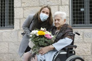 La veïna de Girona, Angela Regincós, compleix 100 anys