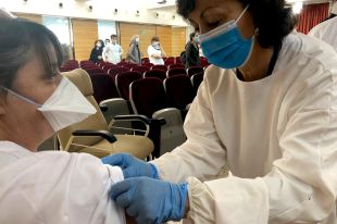 L'IAS rep la meitat de les vacunes previstes de la covid-19 pels incompliments de les farmacèutiques