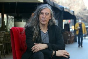 Gerard Quintana guanya el Premi Ramon Llull amb la novel·la 'L'home que va viure dues vegades'