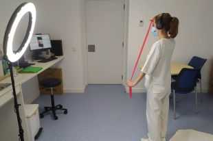 L'hospital de Figueres fa sessions virtuals de rehabilitació per als usuaris que no es poden desplaçar