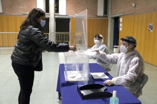 Comencen els simulacres de votació als col·legis electorals gironins pel 14-F