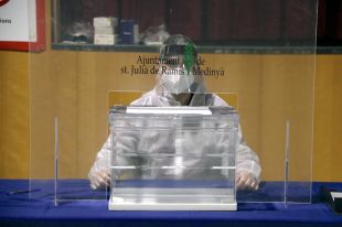 Vilobí d'Onyar pagarà proves PCR als membres de les meses després del 14-F