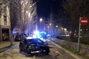 Localitzat i denunciat el conductor que va abandonar el cotxe en un accident a Girona