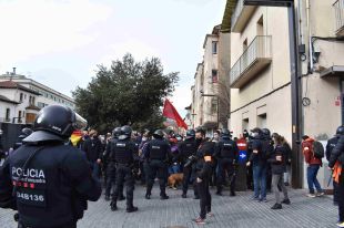 Set detinguts pels aldarulls posteriors a un acte electoral de Vox al febrer a Olot 