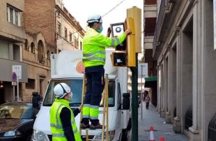 Girona instal·la semàfors acústics per a les persones invidents en sis punts més de la ciutat