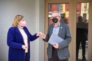 Figueres entrega les claus de l'antiga oficina de Turisme a la DO Empordà