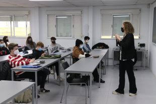 Els centres educatius incorporen 3.566 docents entre crítiques i valoracions positives