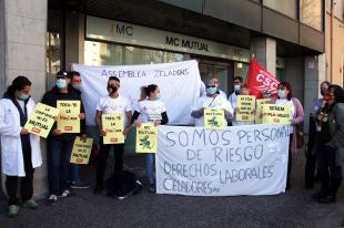 MC Mutual defensa que ''aplica la llei'' que limita reconèixer la covid com a accident laboral