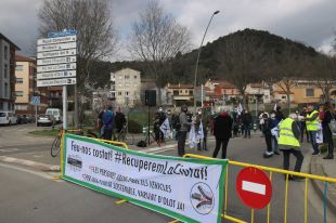 Noves mobilitzacions per reclamar que no circulin més camions per l'avinguda Sant Jordi d'Olot
