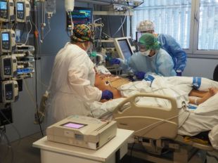 Registren tres morts i 22 hospitalitzacions per covid en un sol dia a la regió de Girona
