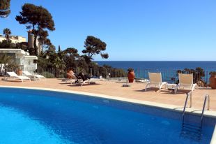 El primer cap de setmana sense confinament i la Setmana Santa s'omplen de reserves