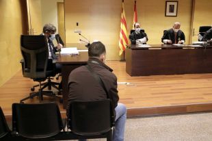 Jutgen un acusat d'agredir sexualment la fillastra de 12 anys a Calonge i amenaçar-la amb un cúter
